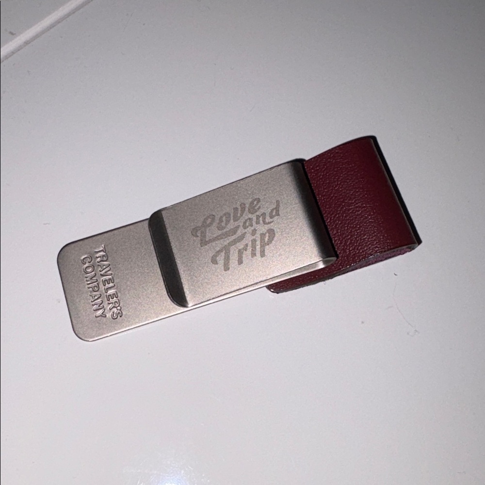 Red Love & Trip Traveler's Notebook Pen loop clip
